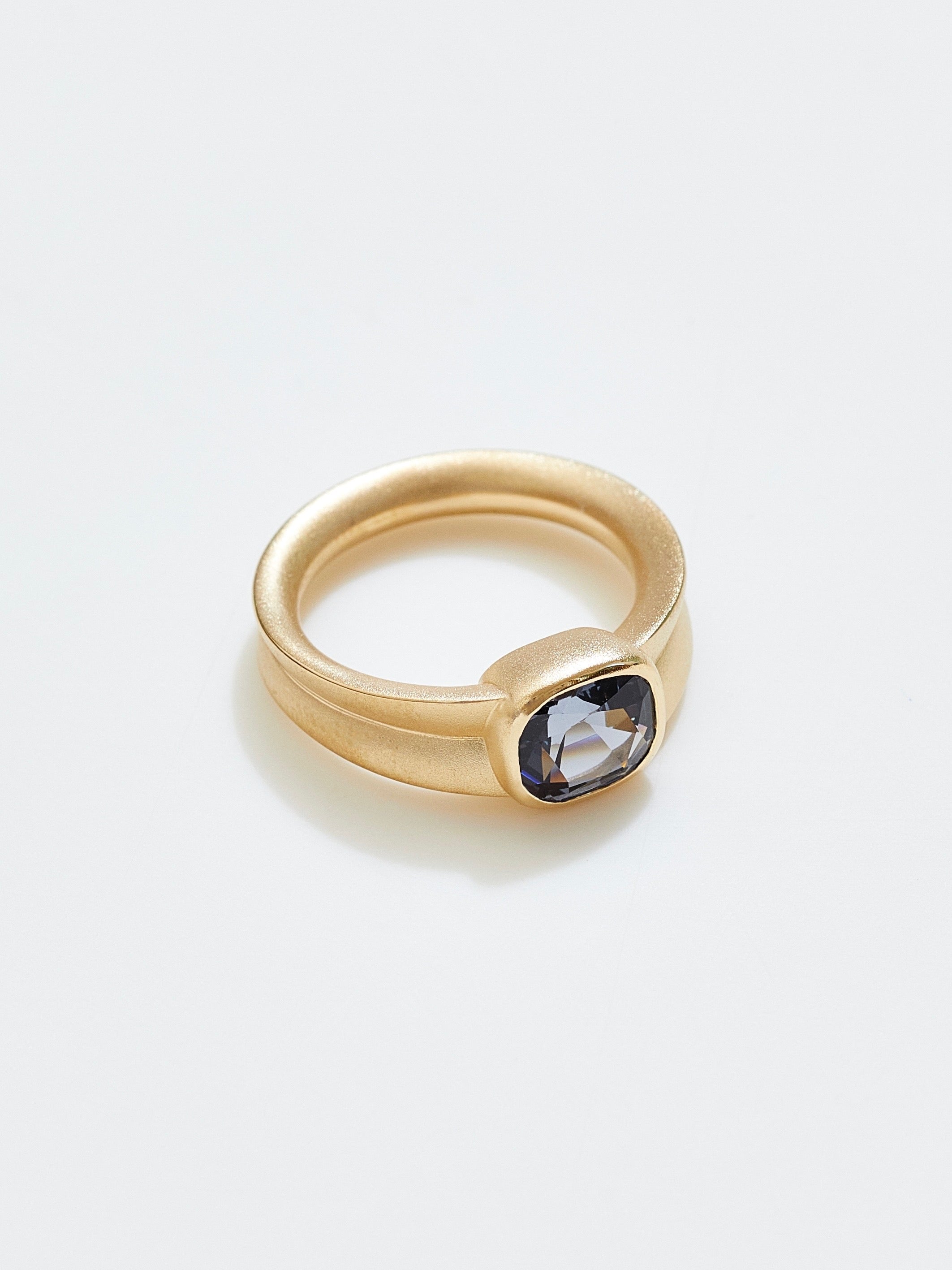 Tulip Solitaire with 1.85ct Spinel in 18k Royal, Size 6