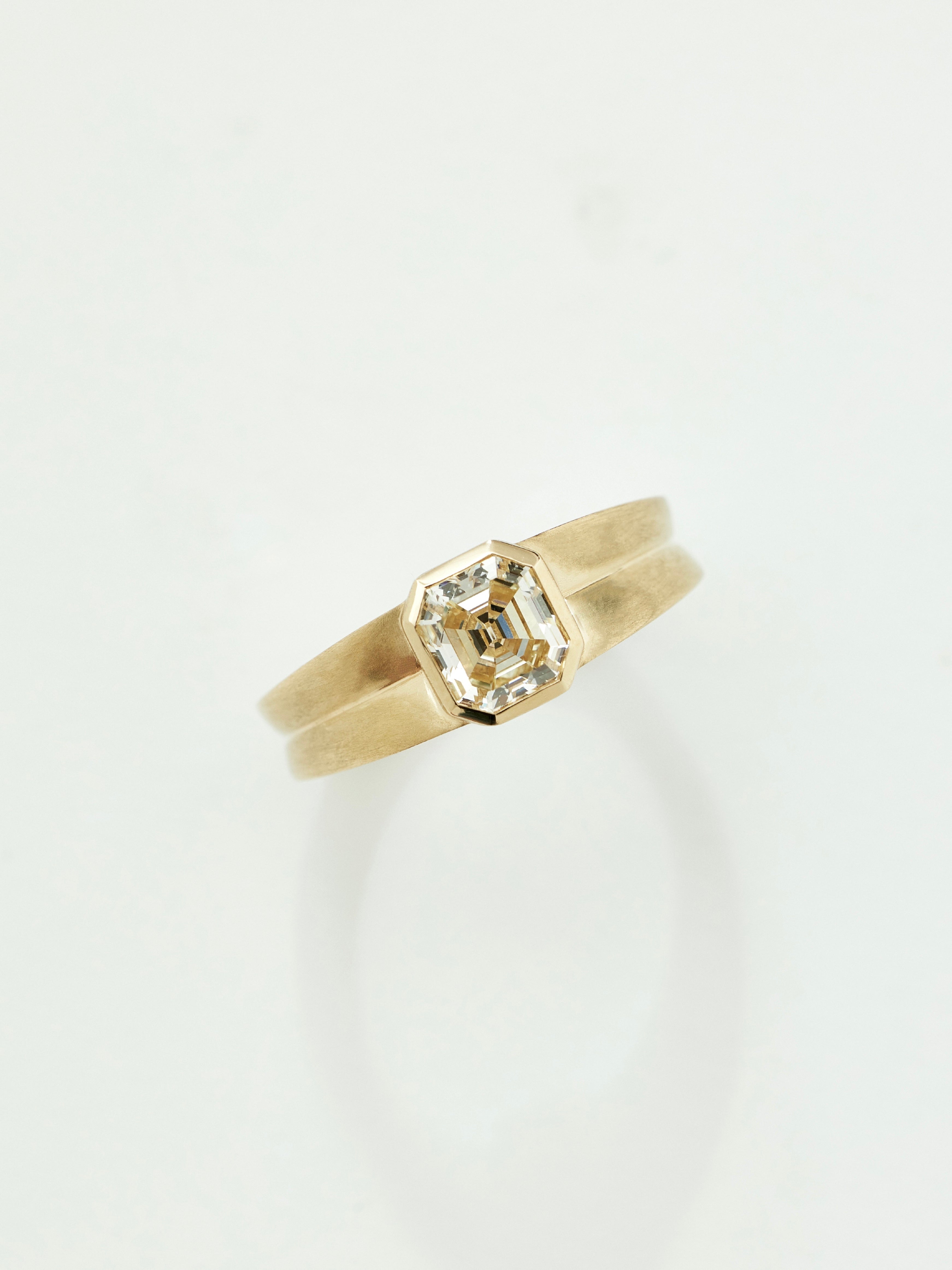 Tulip Solitaire with 1.53ct Diamond in 14k Blonde, Size 6.5
