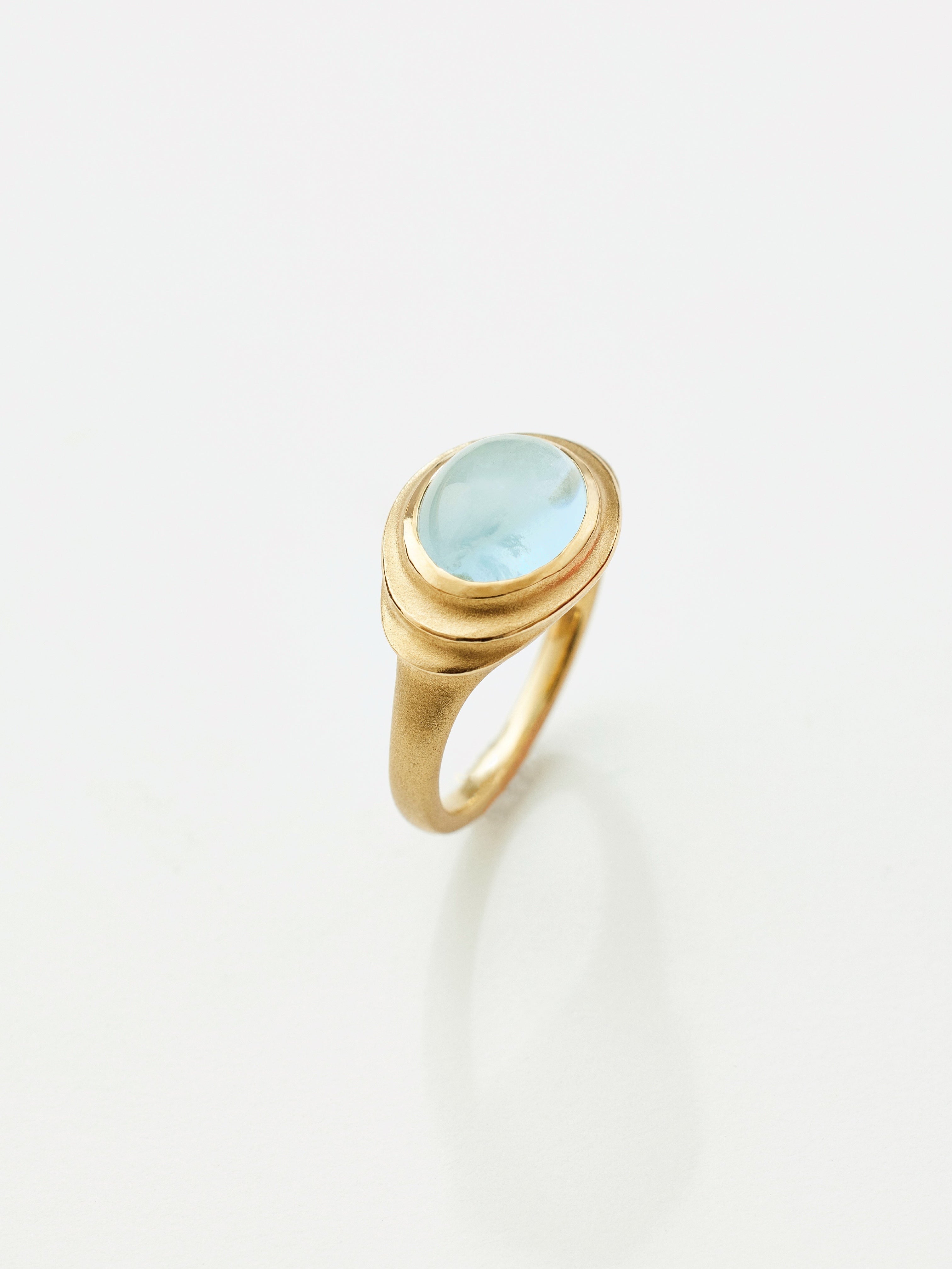 Aquamarine Màre Ring in 18k Royal Gold, Size 7