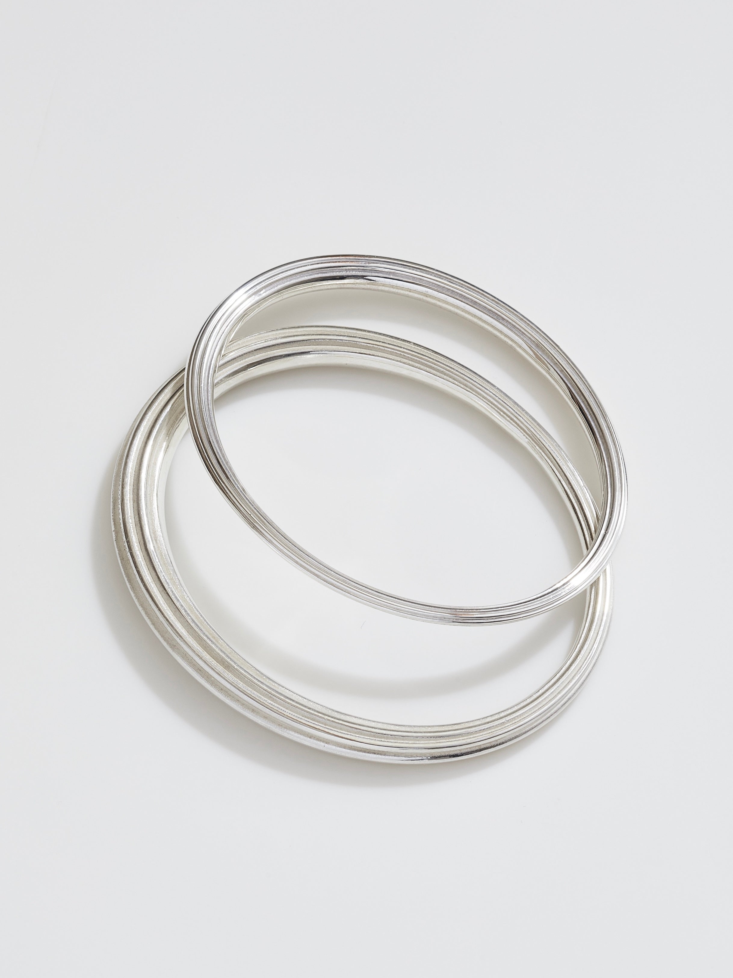 Fluted Tapered Bangle~ No. 1 / Light